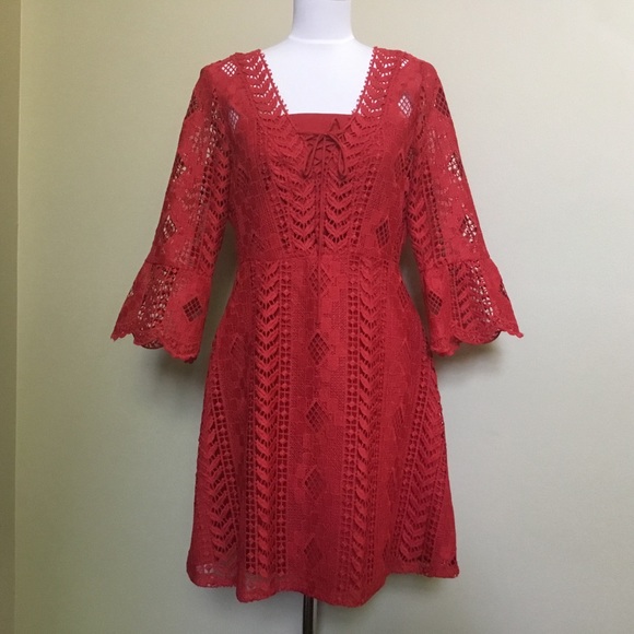 NWT $139 GIANNI BINI red lace flare sleeve dress 6 - Picture 2 of 8